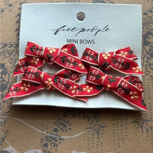 Free People mini bow set NWT - Picture 2 of 2